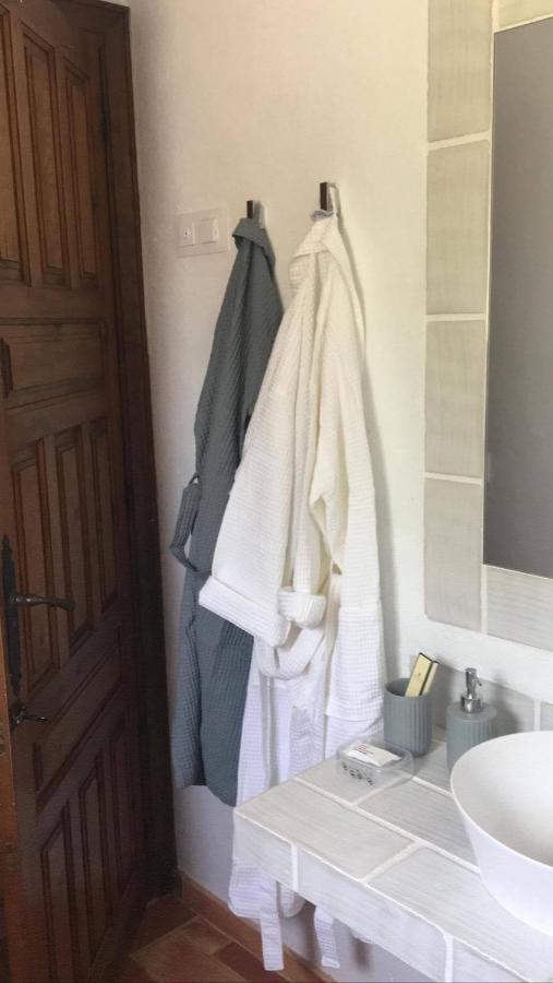4 Persoons Bungalow Met Gemeenschappelijk Zwembad Teulada Exteriör bild